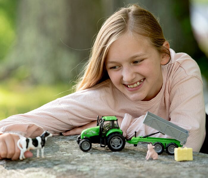 Breyer Farms™ Tractor and Tag-A-Long Wagon - Image 2
